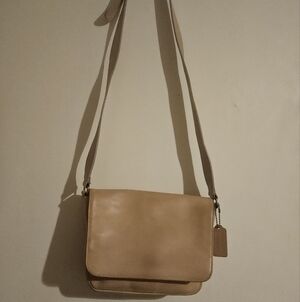 Rare Vintage Coach Manhattan Bistro Bag – Bise Crossbody, Lightweight Leather.